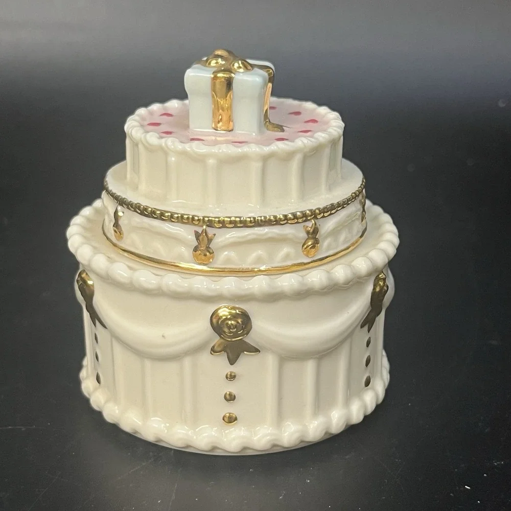 Lenox China Treasures Birthday Cake Trinket Box Gold Trim Ivory Porcelain Lid